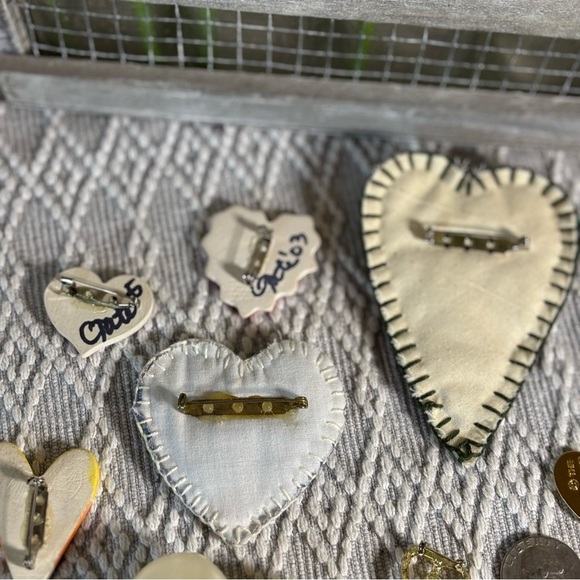 Heart Pin/Brooch Bundle with one hanging piece and various sizes. Americana - Picture 7 of 9